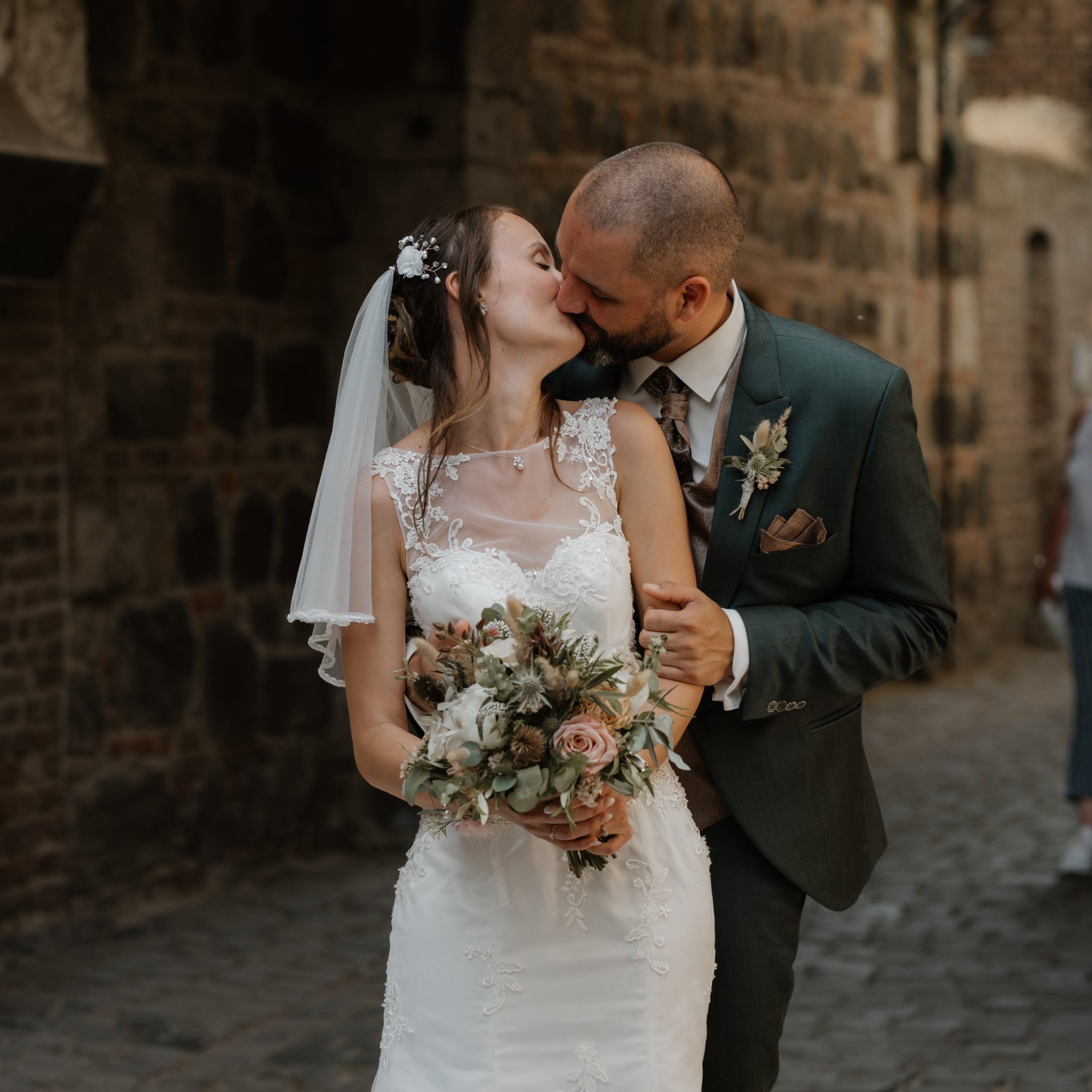 Wedding Couple kissing each other